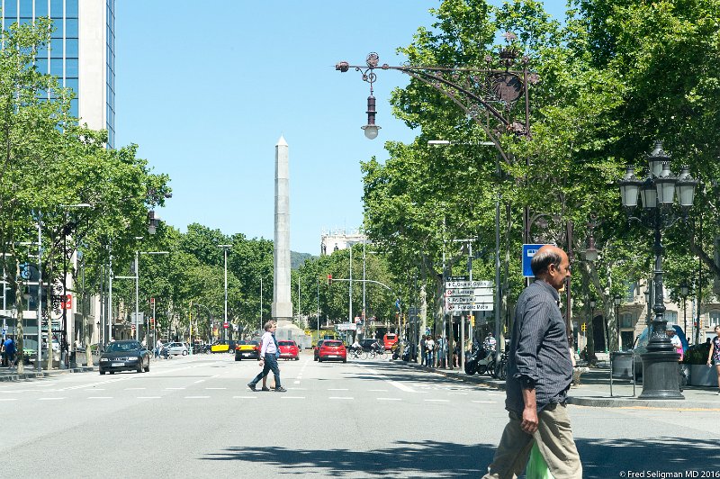 20160529_115233 D4S.jpg - Monument at Paseig de Gracia and Diagonal, Barcelona